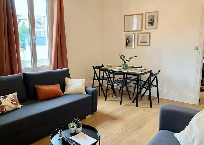 T2 Le Moderne • Netflix • Parking • Gare