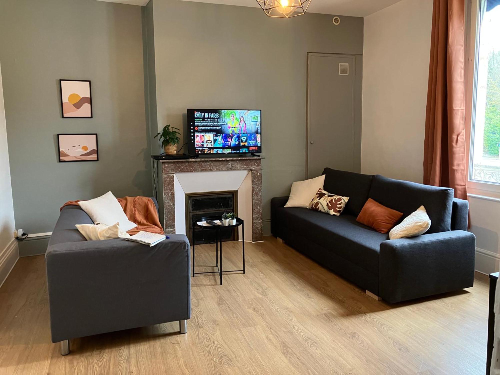 T2 Le Moderne • Netflix • Parking • Gare Evreux
